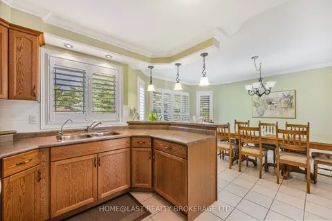 5 Charmaine Cres, Adjala-Tosorontio, ON L0M 1J0