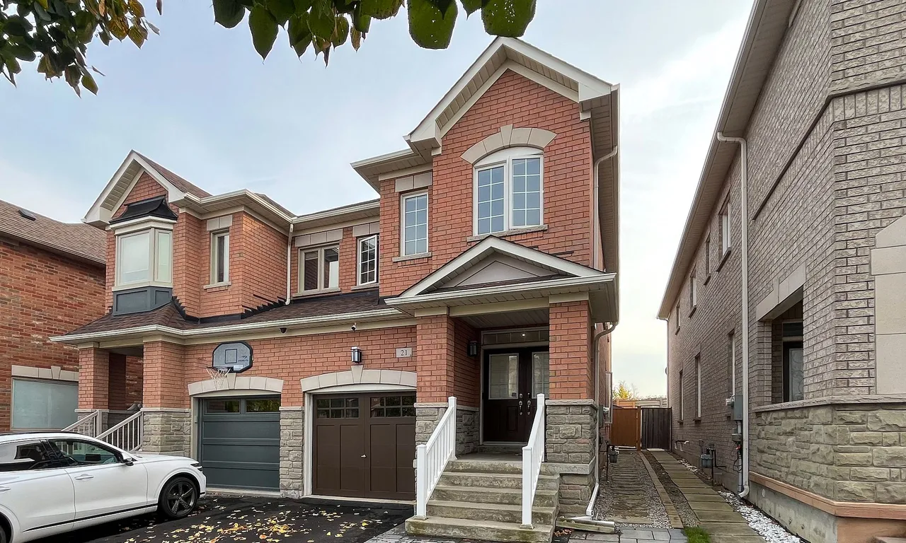 21 Westolivia Tr, Vaughan, ON L4J 0C1