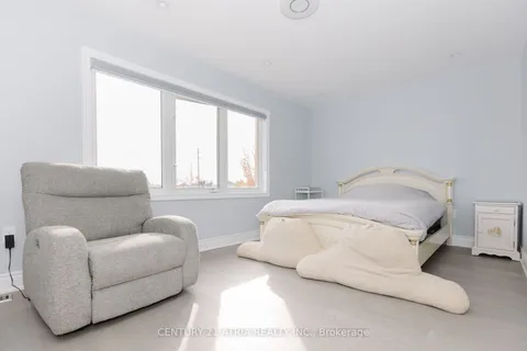 21 Westolivia Tr, Vaughan, ON L4J 0C1