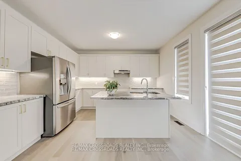 46 Carriage Shop Bend, East Gwillimbury, ON L9N 0Y6
