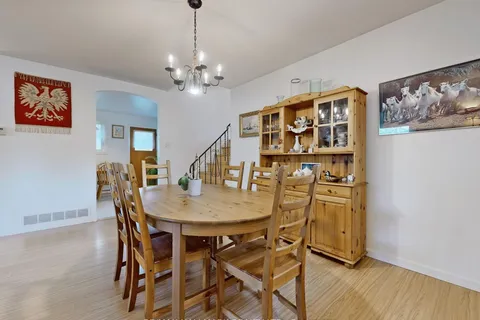 5193 Aurora Rd, Whitchurch-Stouffville, ON L4A 7X4