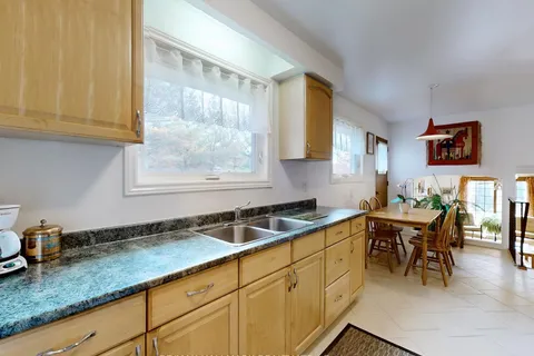 5193 Aurora Rd, Whitchurch-Stouffville, ON L4A 7X4