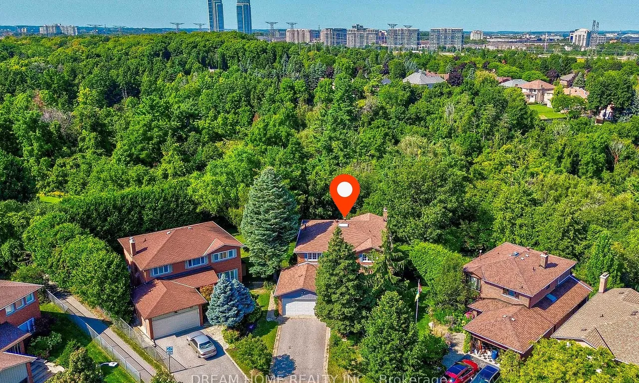 79 Lunau Lane, Markham, ON L3T 5N1
