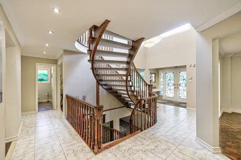 79 Lunau Lane, Markham, ON L3T 5N1