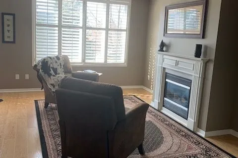 58 Joseph St, Uxbridge, ON L9P 1Z3