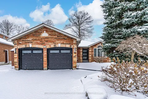 36 Glen Oak Crt, Barrie, ON L4M 6M4