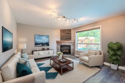 36 Glen Oak Crt, Barrie, ON L4M 6M4