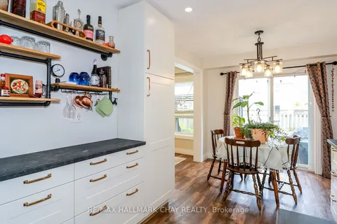 25 Laidlaw Dr, Barrie, ON L4N 7S1