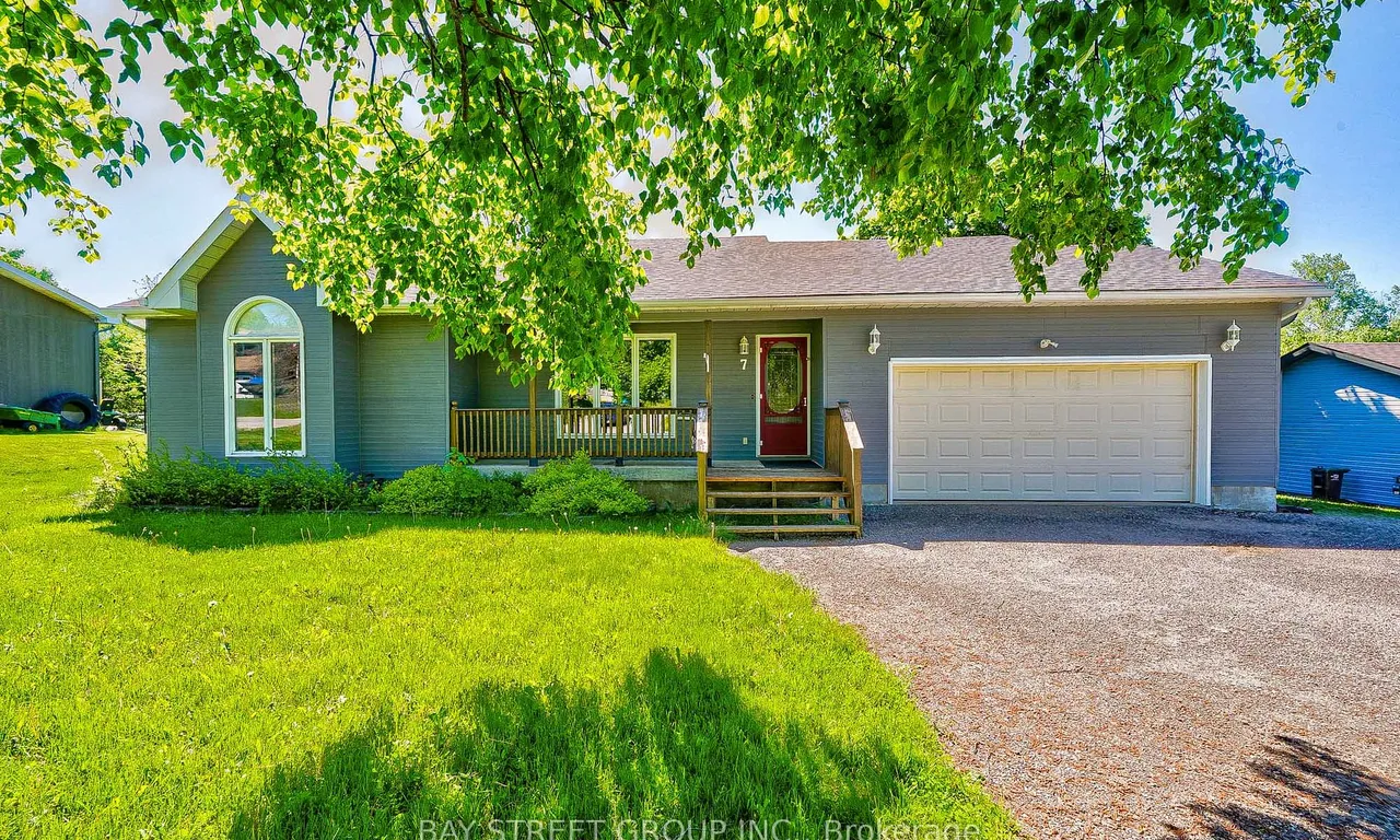 7 Agnes St, Oro-Medonte, ON L0K 1N0
