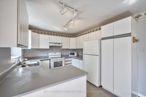 7 Agnes St, Oro-Medonte, ON L0K 1N0