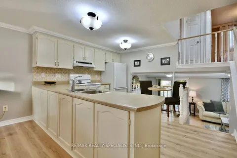 26 Doris Dr, Barrie, ON L4N 5L9