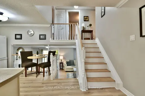 26 Doris Dr, Barrie, ON L4N 5L9