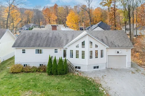 24 Wakunda Cres, Tiny, ON L9M 0B2
