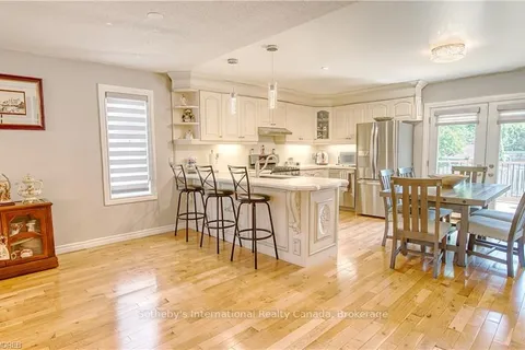 117 62ND St, Wasaga Beach, ON L9Z 2Z4