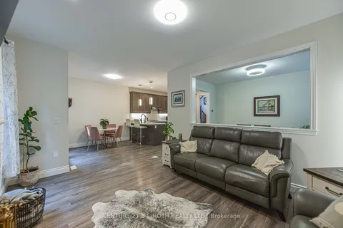 27 Atlantis Dr, Orillia, ON L3V 8L4