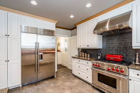 60 High St, Barrie, ON L4N 1W4