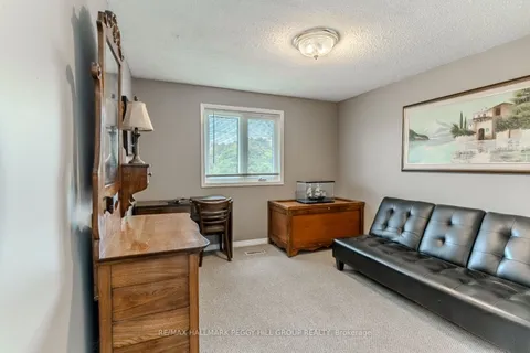 31 Little Ave, Barrie, ON L4N 2Z4