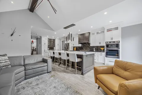 51 Cameron St, Springwater, ON L9X 0S6