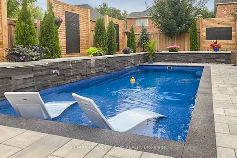 51 Cameron St, Springwater, ON L9X 0S6