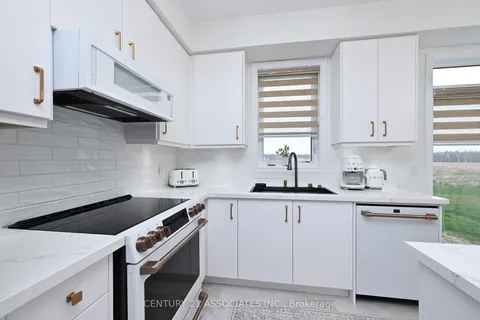 33 Stately Dr, Wasaga Beach, ON L9Z 0L9