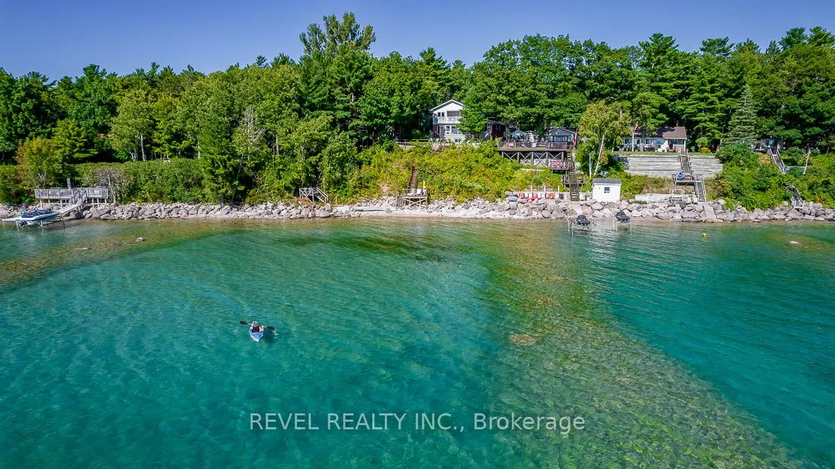 8 Willow Dr, Tiny, ON L9M 1P1