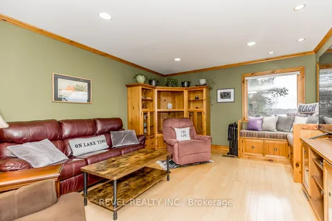 8 Willow Dr, Tiny, ON L9M 1P1