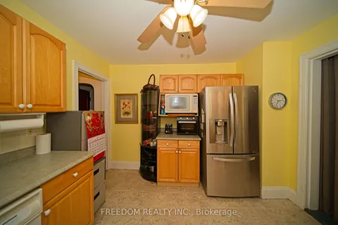 86 Neywash St, Orillia, ON L3V 1X5