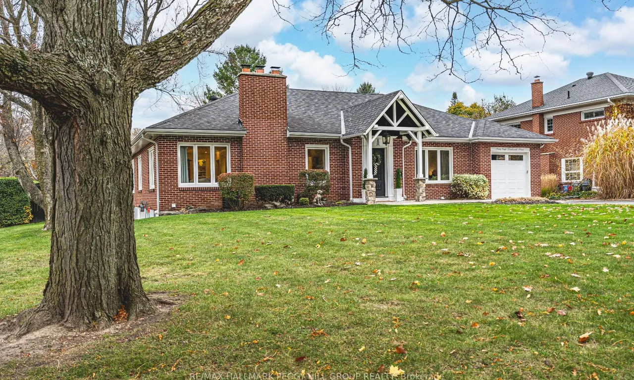 68 Dundonald St, Barrie, ON L4M 3T3