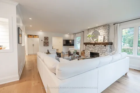 68 Dundonald St, Barrie, ON L4M 3T3