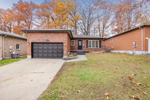 380 Leacock Dr, Barrie, ON L4N 7X3