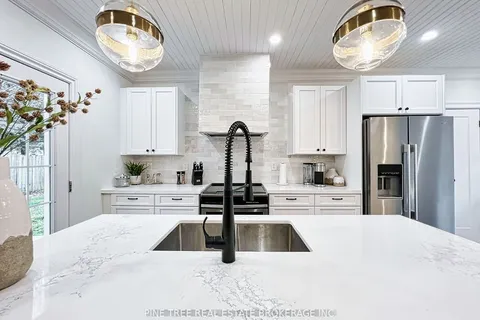 62 Shirley Ave, Barrie, ON L4N 1N1