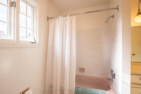 279 Cook St, Barrie, ON L4M 4H7