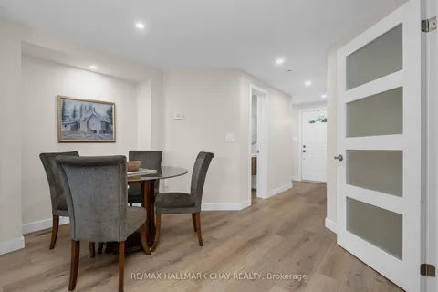 9 Caribou Crt, Barrie, ON L4N 8N3