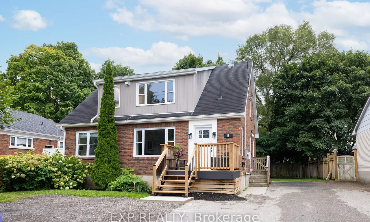 9 Gunn St, Barrie, ON L4M 2H2