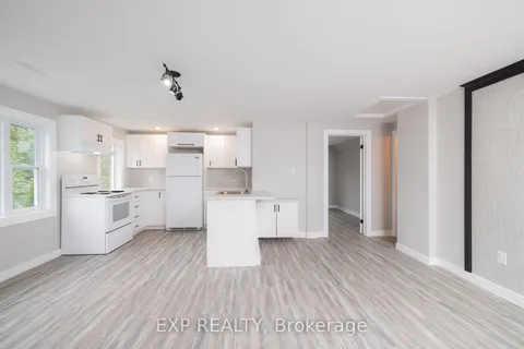 9 Gunn St, Barrie, ON L4M 2H2