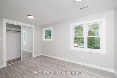 9 Gunn St, Barrie, ON L4M 2H2