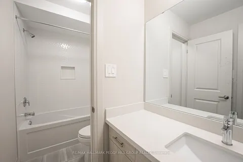 11 Amsterdam Dr, Barrie, ON L9J 0Z4