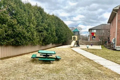 204 Alva St, Barrie, ON L4N 3W3