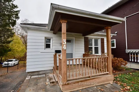 34 Penetang St, Barrie, ON L4M 1V9