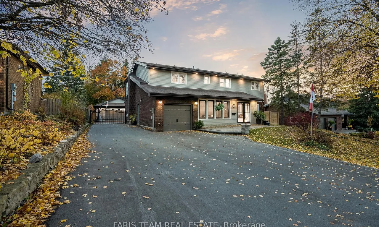 27 Garrett Cres, Barrie, ON L4M 5K7
