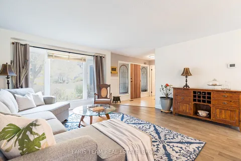 27 Garrett Cres, Barrie, ON L4M 5K7