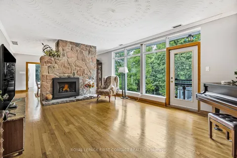 4 Brookdale Dr, Barrie, ON L4N 1N5