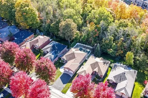 156 Columbia Road, Barrie, ON L4N 8E3