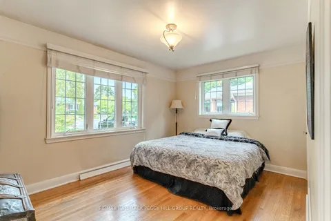 9 Orchard Dr, Barrie, ON L4M 1N5