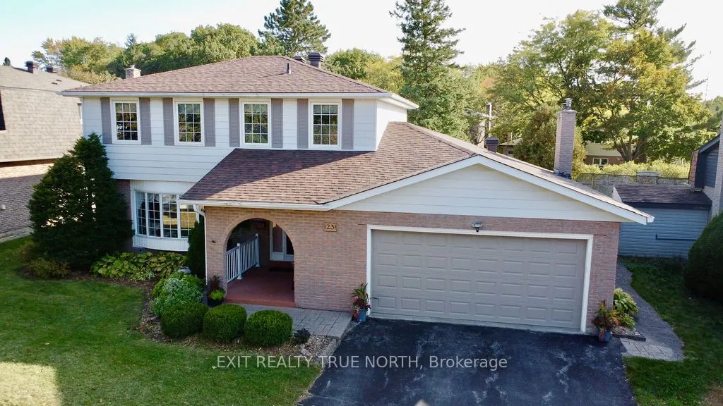 23 Debra Cres, Barrie, ON L4N 3T2