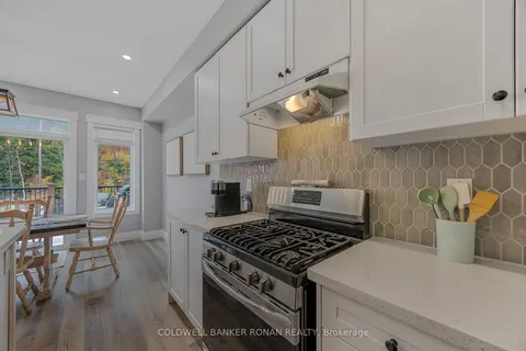 21 Moreau Way, Springwater, ON L9X 0S6