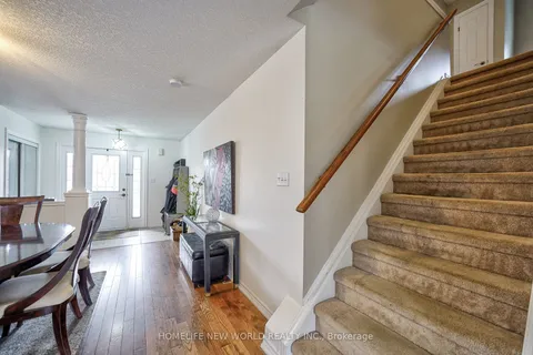 58 Sovereigns Gate, Barrie, ON L4N 0Y9