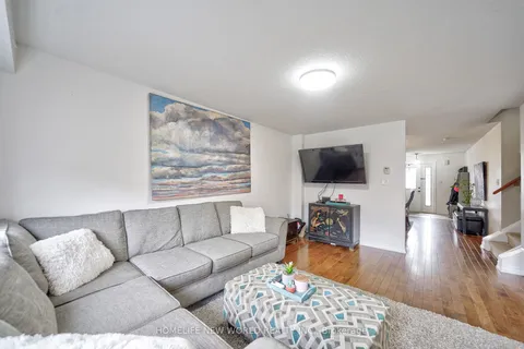 58 Sovereigns Gate, Barrie, ON L4N 0Y9