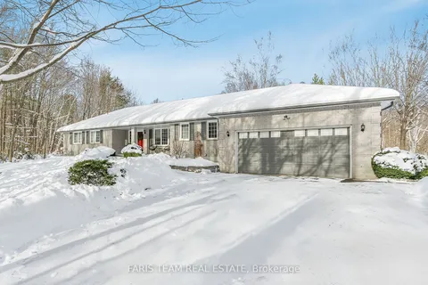 70 Copeland Creek Dr, Tiny, ON L9M 0M2