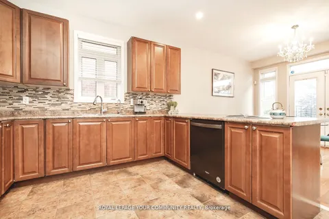 116 Winchester Terr, Barrie, ON L4M 0B3